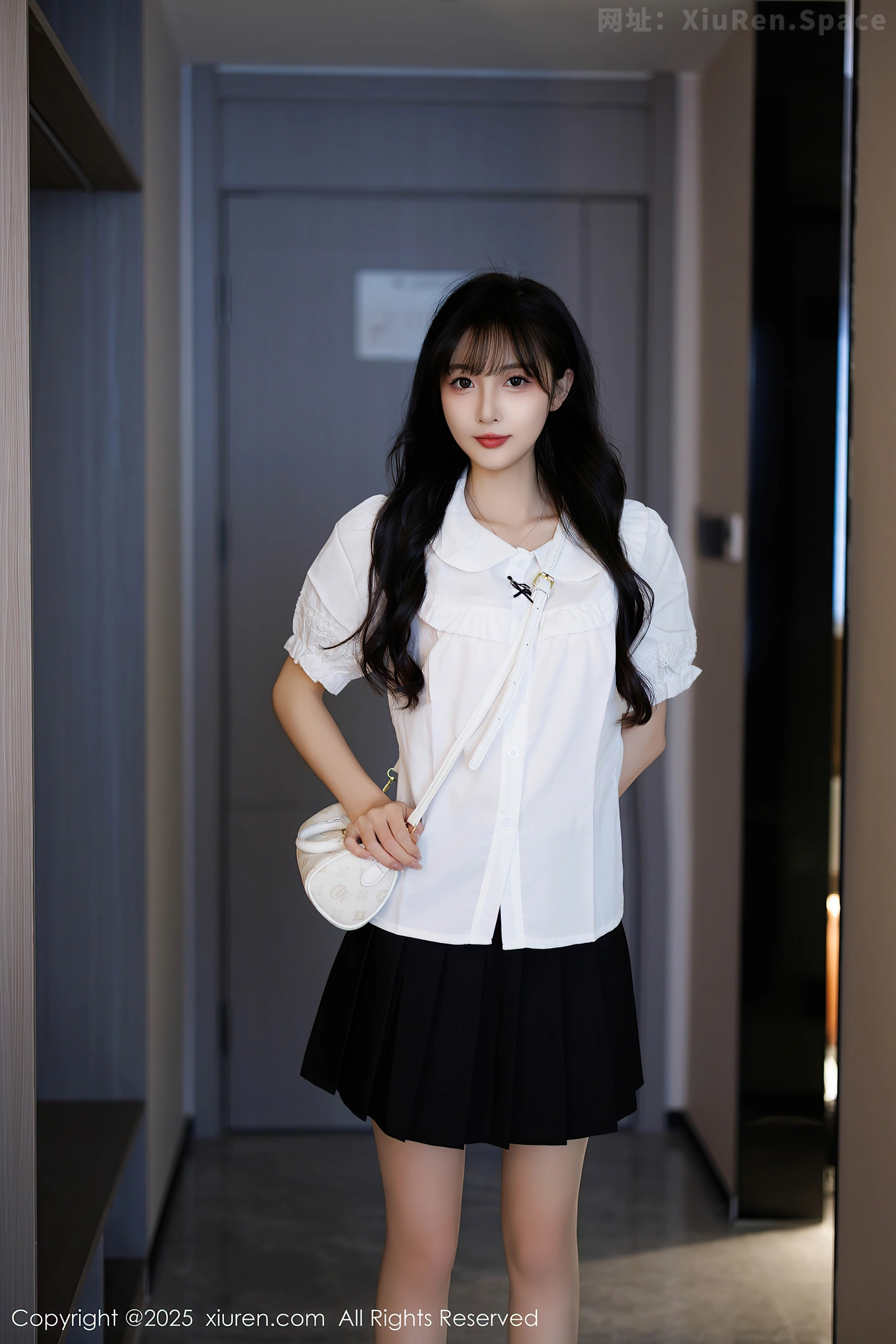 图片[2]-[XiuRen秀人网] VOL.10067 模特樱桃小阑子性感白色上衣配黑短裙秀曼妙身姿迷人诱惑写真83P-秀人网官方网站